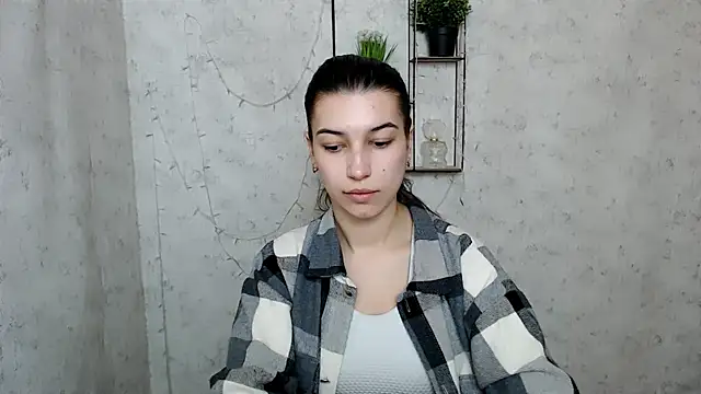 Snapshot of KarolinaRosse_ chatting on 03/15/25, 06:58 KarolinaRosse online show from 03/15/25, 06:58