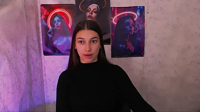 Snapshot of KarolinaRosse_ chatting on 10/03/25, 05:09 KarolinaRosse online show from 10/03/25, 05:09