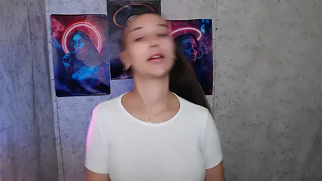 Snapshot of KarolinaRosse_ chatting on 10/15/25, 05:50 KarolinaRosse online show from 10/15/25, 05:50