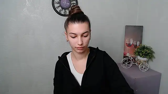 Snapshot of KarolinaRosse_ chatting on 02/19/25, 10:12 KarolinaRosse online show from 02/19/25, 10:12