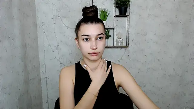 Snapshot of KarolinaRosse_ chatting on 03/23/25, 06:47 KarolinaRosse online show from 03/23/25, 06:47