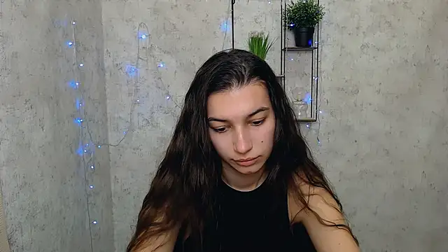 Snapshot of KarolinaRosse_ chatting on 02/26/25, 10:16 KarolinaRosse online show from 02/26/25, 10:16