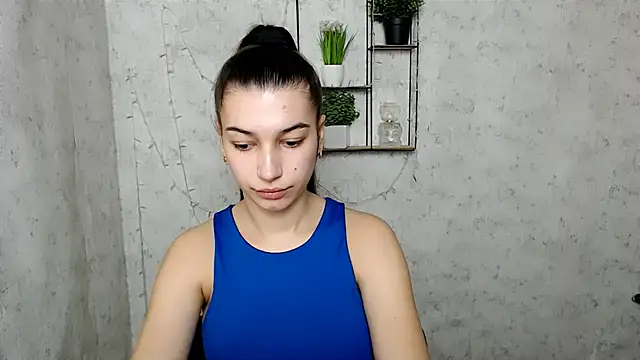 Snapshot of KarolinaRosse_ chatting on 03/16/25, 06:53 KarolinaRosse online show from 03/16/25, 06:53