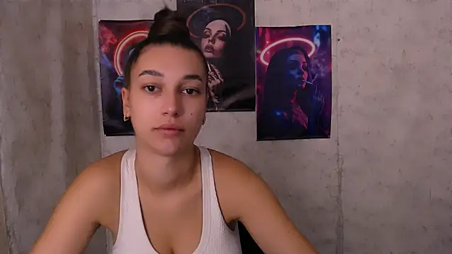 Snapshot of KarolinaRosse_ chatting on 09/18/25, 04:59 KarolinaRosse online show from 09/18/25, 04:59