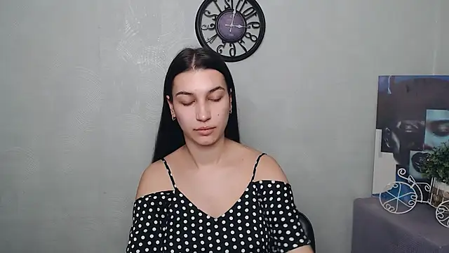 Snapshot of KarolinaRosse_ chatting on 03/14/25, 11:34 KarolinaRosse online show from 03/14/25, 11:34