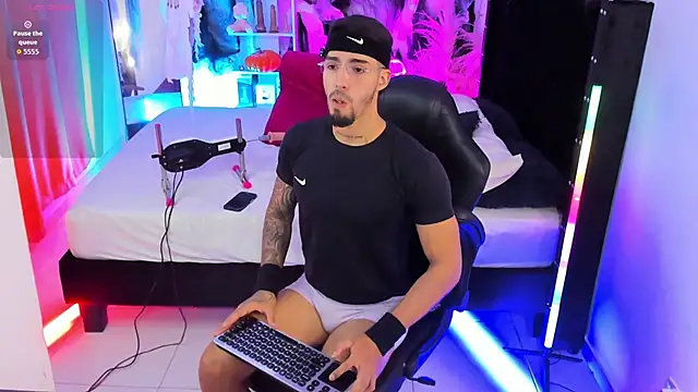 Duriel  online show from 10/28/25, 04:39