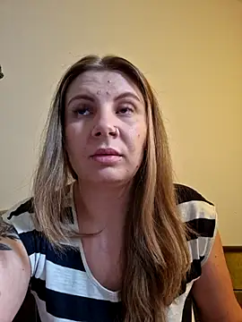 andradahot15 online show from 11/18/25, 07:11