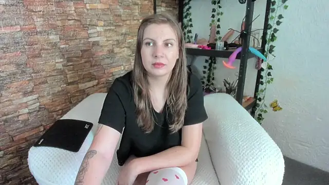 andradahot15 online show from 11/02/25, 11:48