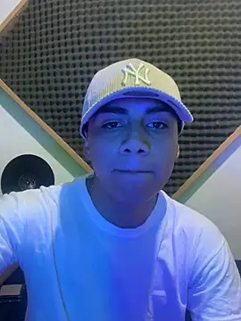 SkinnyHot444 online show from 02/08/25, 12:28