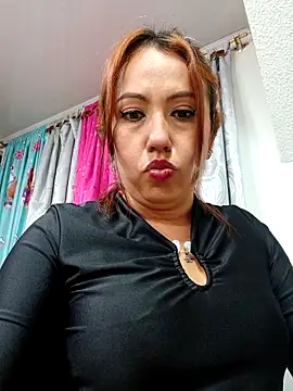 Snapshot of VIOLETA-25_ chatting on 03/22/25, 06:36 VIOLETA-25 online show from 03/22/25, 06:36