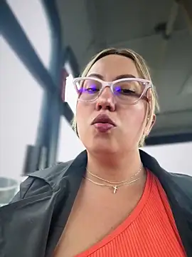 VIOLETA-25  online show from 05/07/26, 03:15