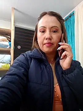 Snapshot of VIOLETA-25_ chatting on 09/11/25, 03:23 VIOLETA-25 online show from 09/11/25, 03:23
