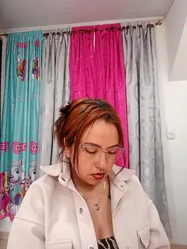 Snapshot of VIOLETA-25_ chatting on 03/18/25, 10:04 VIOLETA-25 online show from 03/18/25, 10:04