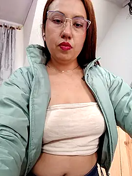 Snapshot of VIOLETA-25_ chatting on 03/03/25, 05:09 VIOLETA-25 online show from 03/03/25, 05:09