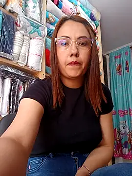 Snapshot of VIOLETA-25_ chatting on 03/10/25, 06:56 VIOLETA-25 online show from 03/10/25, 06:56