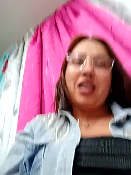 Snapshot of VIOLETA-25_ chatting on 03/04/25, 11:00 VIOLETA-25 online show from 03/04/25, 11:00