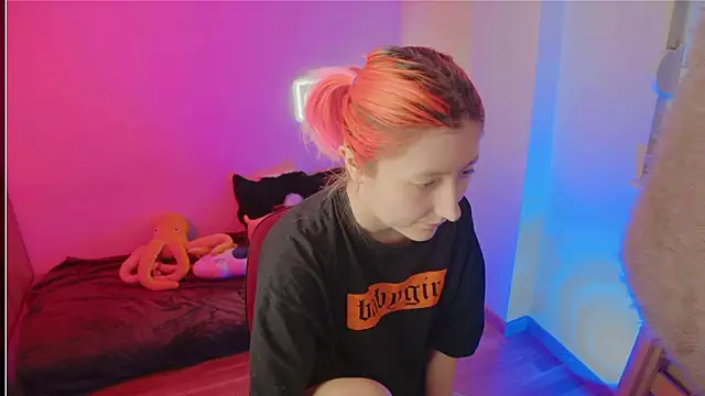 Snapshot of Bloom-fairy chatting on 02/22/26, 03:02 Bloom-fairy online show from 02/22/26, 03:02