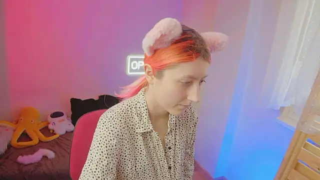 Snapshot of Bloom-fairy chatting on 03/01/26, 01:22 Bloom-fairy online show from 03/01/26, 01:22