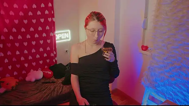 Snapshot of Bloom-fairy chatting on 02/15/26, 02:49 Bloom-fairy online show from 02/15/26, 02:49