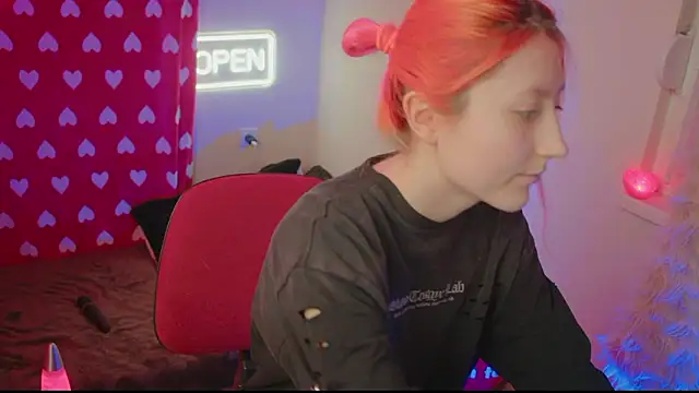 Snapshot of Bloom-fairy chatting on 02/12/26, 12:38 Bloom-fairy online show from 02/12/26, 12:38