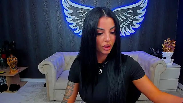 Snapshot of anemarieejolie chatting on 03/08/25, 01:17 anemarieejolie online show from 03/08/25, 01:17