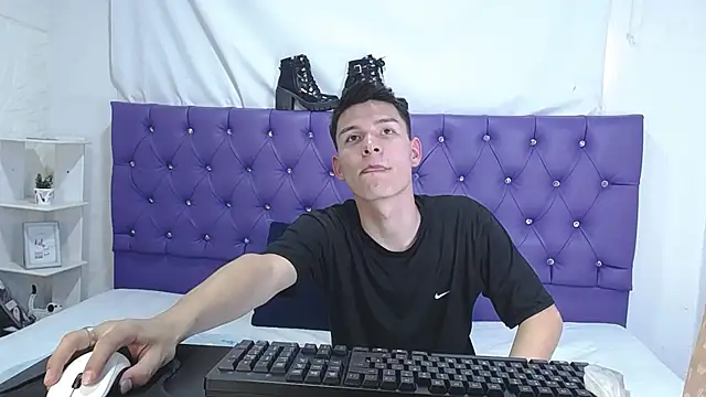 Snapshot of Zafiro_Chizuy chatting on 12/01/24, 09:09 Zafiro Chizuy online show from 12/01/24, 09:09