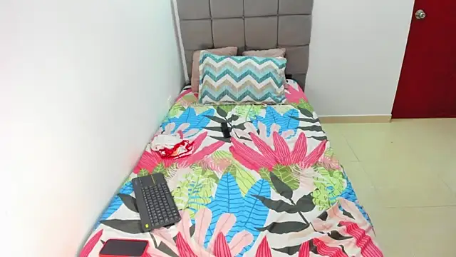 Miranda-brow online show from 10/24/25, 02:43