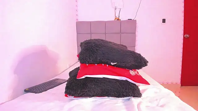 Miranda-brow online show from 12/15/25, 04:29