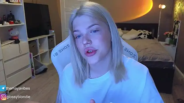 Maya Rave online show from 04/17/26, 03:53