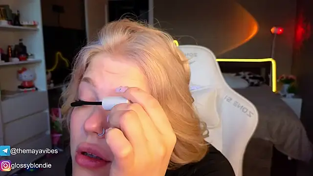 Maya Rave online show from 04/01/26, 04:03