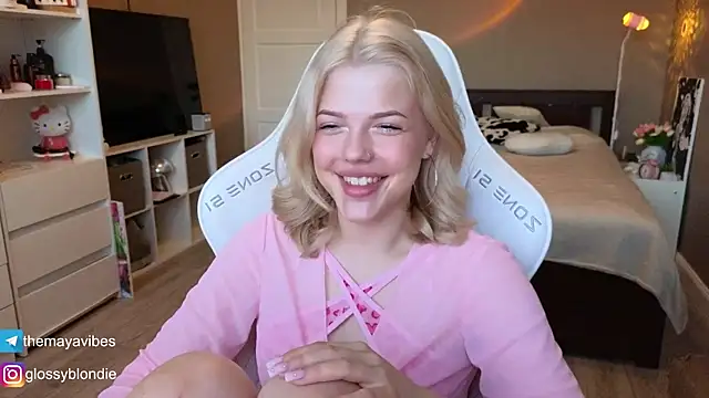 Maya Rave online show from 04/09/26, 03:30