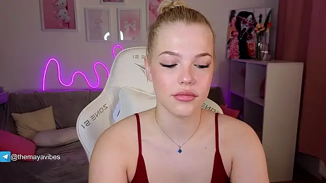 Maya Rave online show from 02/12/26, 03:50