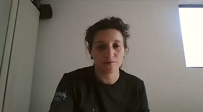 Snapshot of hanamy_joha chatting on 12/23/24, 08:25 hanamy joha online show from 12/23/24, 08:25