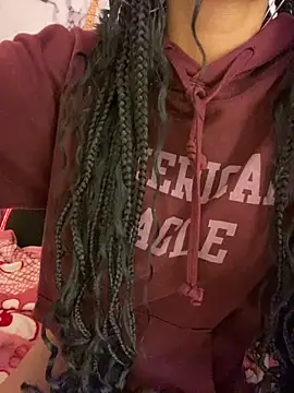 bonnie 18x online show from 11/24/25, 11:49