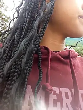 bonnie 18x online show from 11/29/25, 07:58