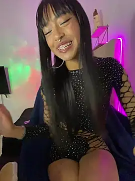 Snapshot of bonnie_18x chatting on 02/25/25, 05:41 bonnie 18x online show from 02/25/25, 05:41