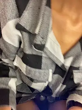 bonnie 18x online show from 12/05/25, 08:17