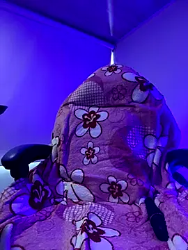 bonnie 18x online show from 11/26/25, 09:37