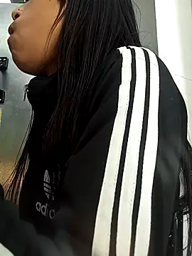 bonnie 18x online show from 11/07/25, 11:52