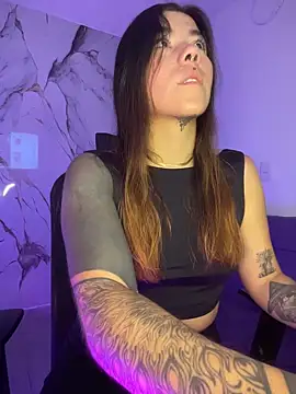 luccianagreyy online show from 04/02/26, 12:23