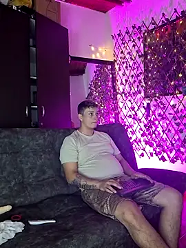 Snapshot of ethanandbrianna chatting on 03/05/25, 12:38 ethanandbrianna online show from 03/05/25, 12:38