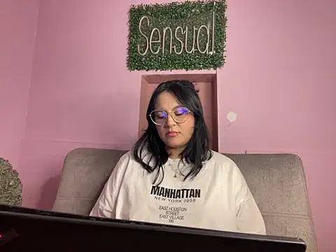 PoliBenett  online show from 02/11/25, 05:29