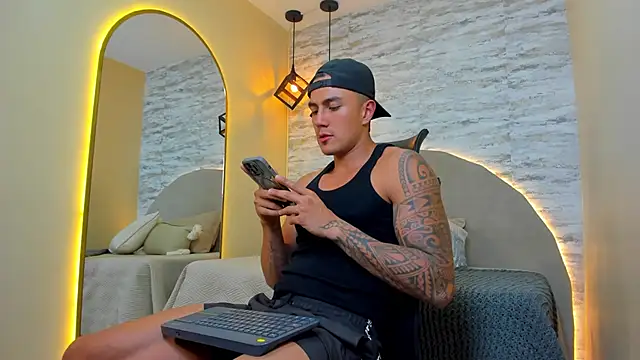 Aron Bolt online show from 11/14/25, 01:20