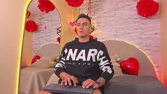 Aron Bolt online show from 02/16/26, 12:15