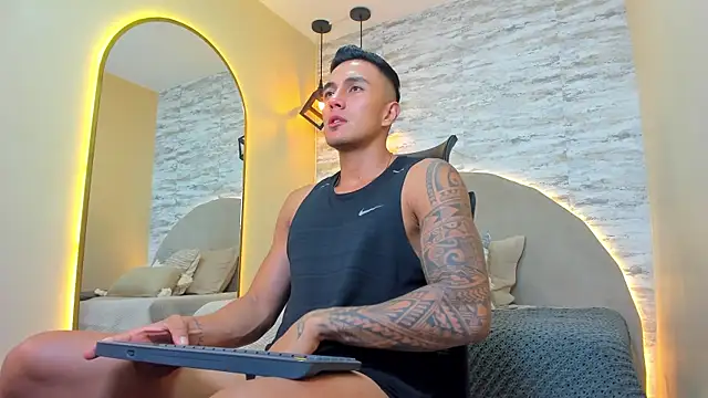 Aron Bolt online show from 11/09/25, 10:14