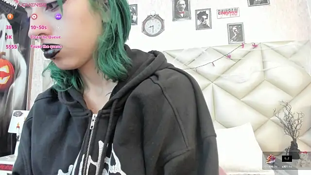 Im gaia online show from 10/22/25, 12:26