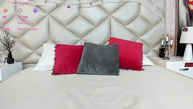 Im gaia online show from 10/28/25, 12:04