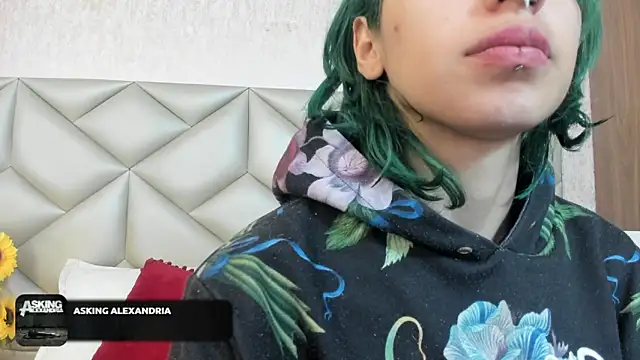 Im gaia online show from 11/17/25, 12:09