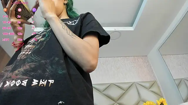 Im gaia online show from 11/06/25, 12:09