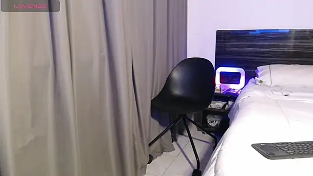 Snapshot of FaustoCock chatting on 12/04/25, 07:13 FaustoCock online show from 12/04/25, 07:13